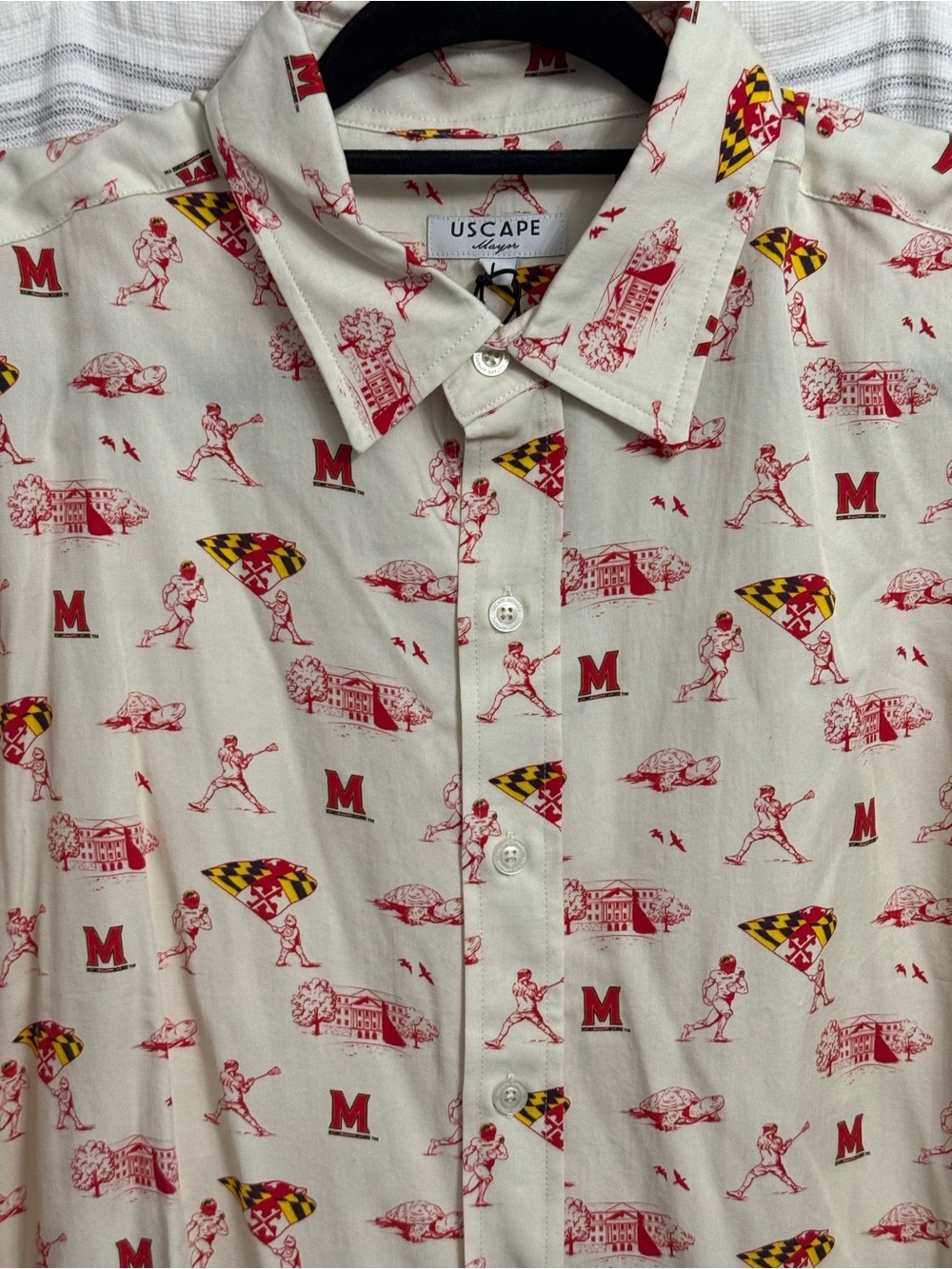 Maryland Sports Men's Cream Button-Up Shirt with Red Print